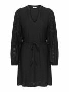 Robe courte ceinturée